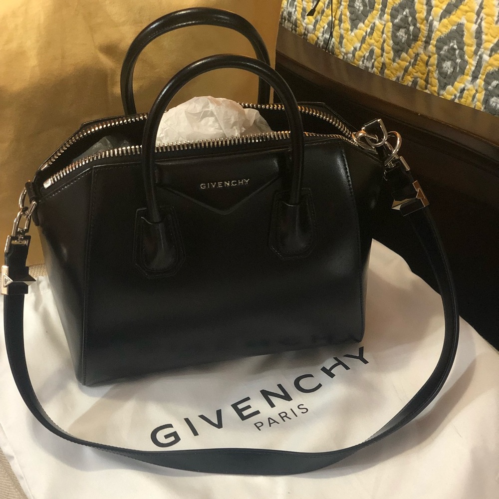 Handbags - Picture 2 of 2